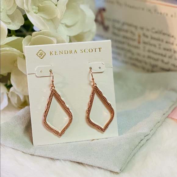 Kendra Scott Jewelry - NEW KENDRA SCOTT ROSE GOLD SOPHIA DROP EARRINGS